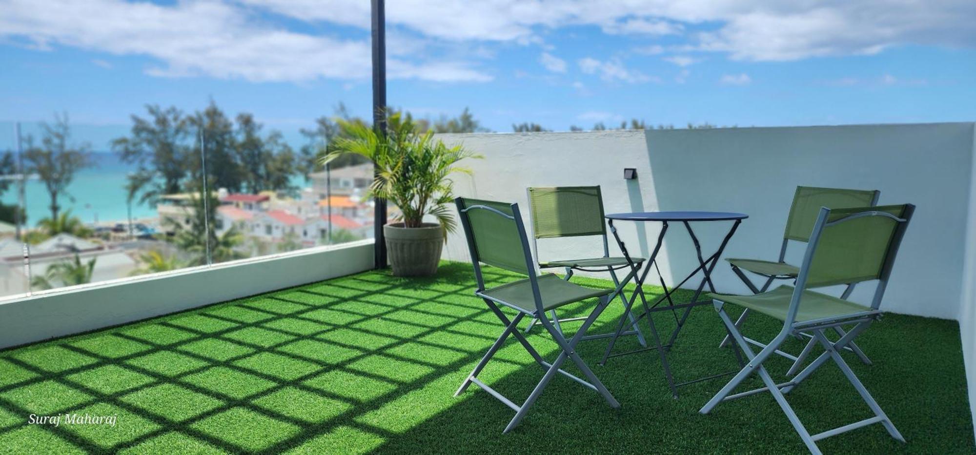 Driftwood Beach Apartment "Oasis In Paradise" Flic en Flac Exterior photo